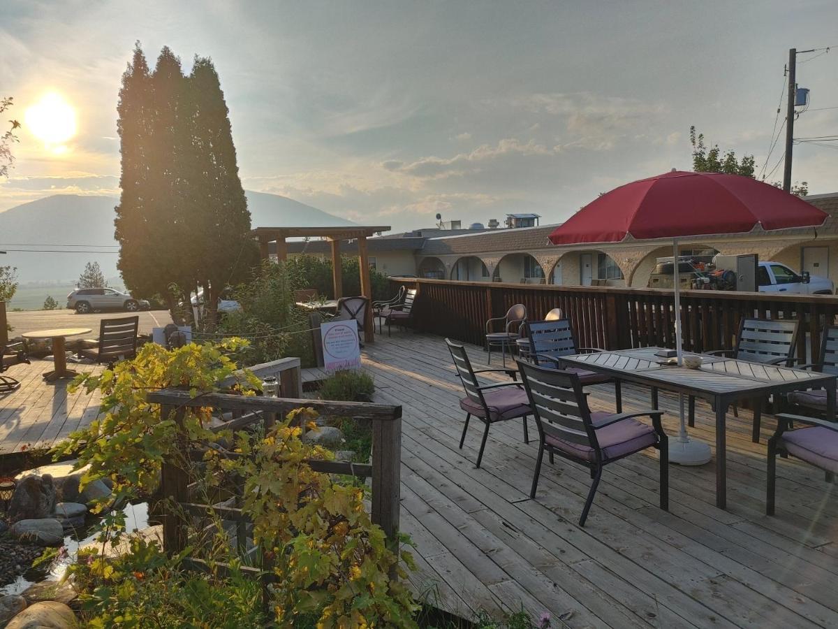 Magnuson Hotel Creston Exterior photo